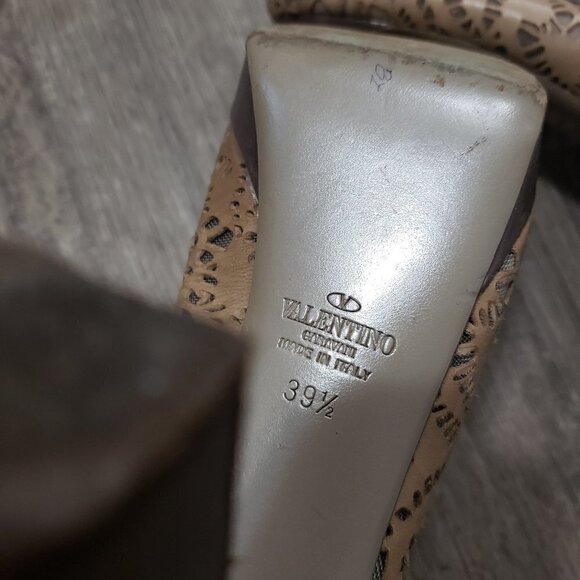 Valentino Laser Cut Leather Mesh Pumps 39.5 - Picture 7 of 11